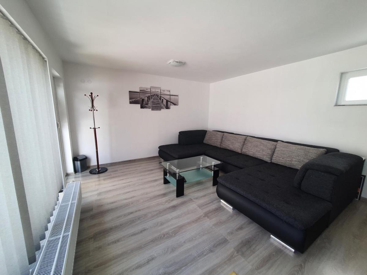 Apartmanovy Dom Stela Bešeňová Eksteriør bilde