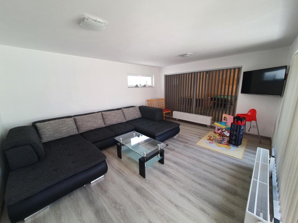 Apartmanovy Dom Stela Bešeňová Eksteriør bilde