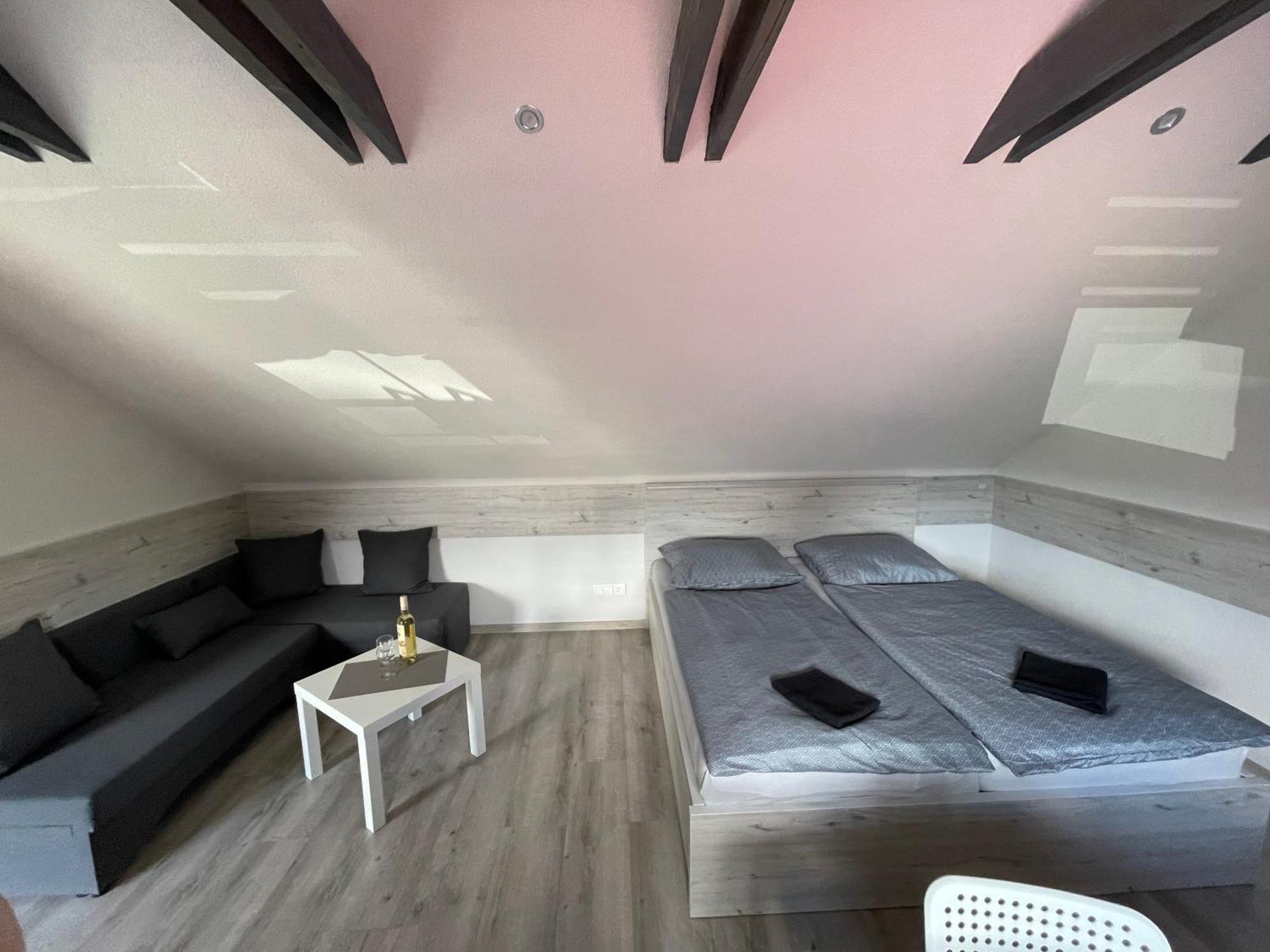 Apartmanovy Dom Stela Bešeňová Eksteriør bilde