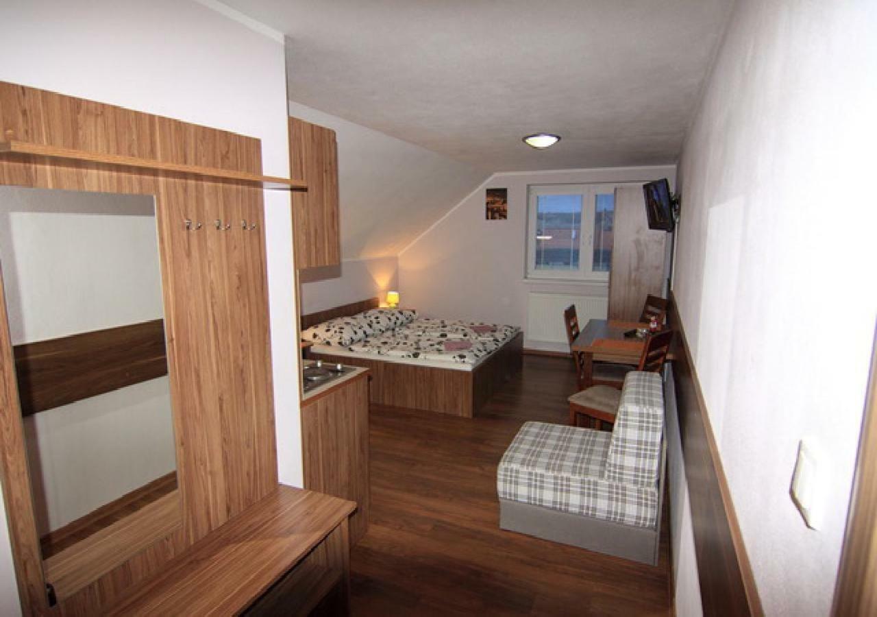 Apartmanovy Dom Stela Bešeňová Eksteriør bilde