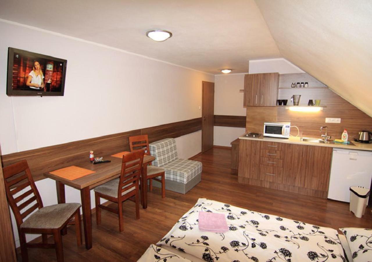 Apartmanovy Dom Stela Bešeňová Eksteriør bilde